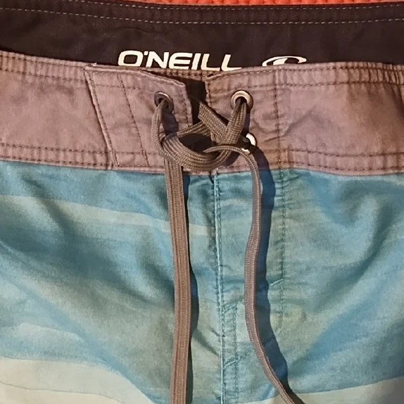 O'Neill Blue and Gray Board Shorts VGC Size 30". - Picture 3 of 7